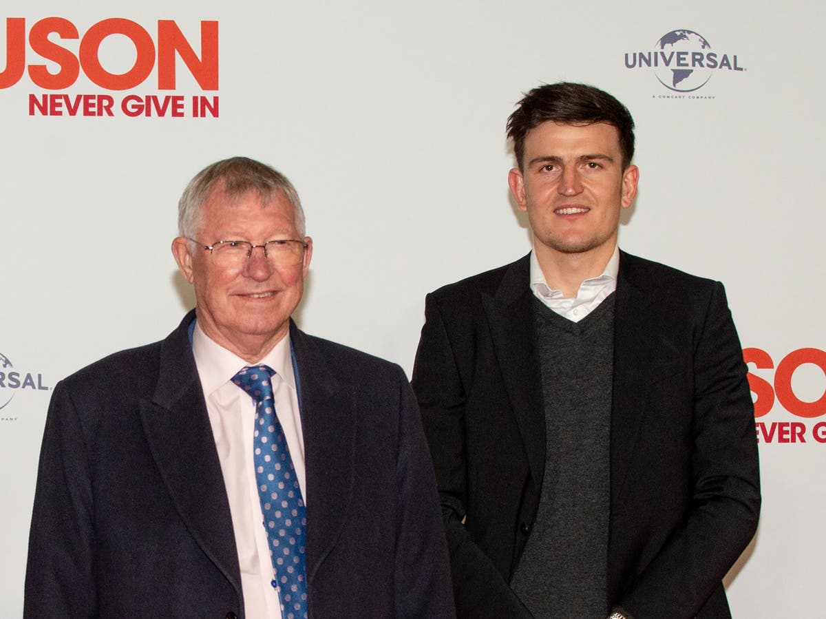 Harry Maguire appears without crutches at Sir Alex Ferguson film premiere