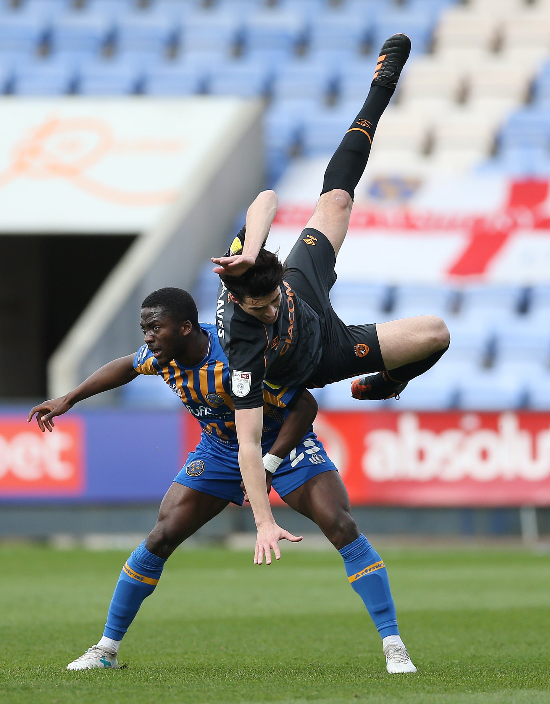 Dan Udoh has signed a new two-year extension with Shrewsbury