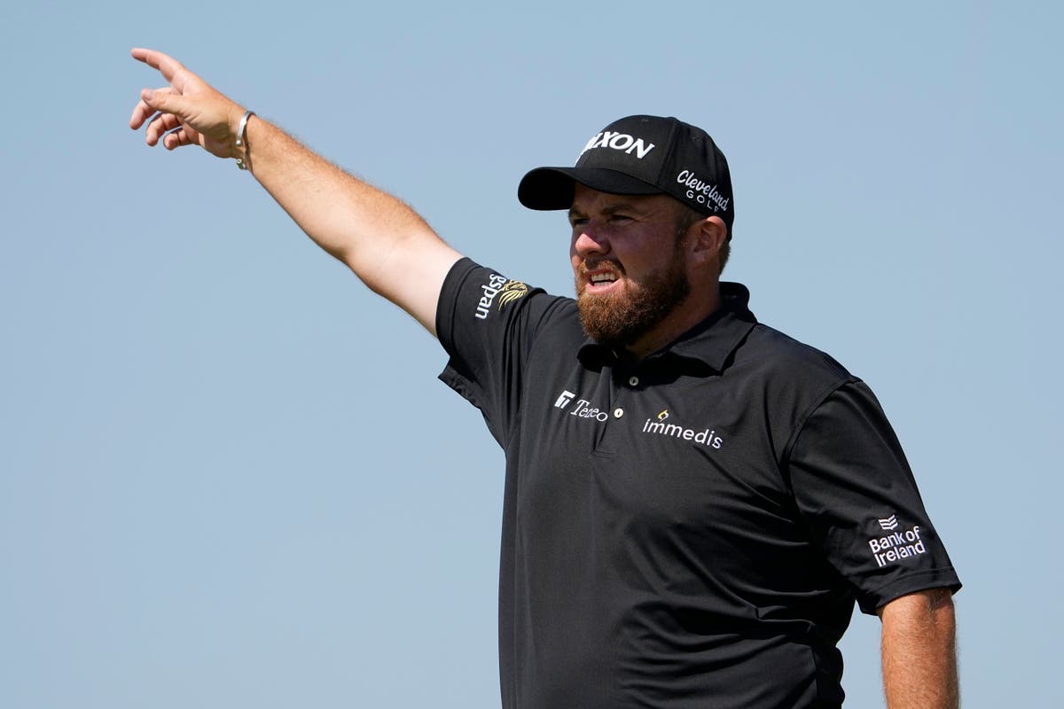 Shane Lowry shakes off beach expedition to stay in touch at Kiawah Island