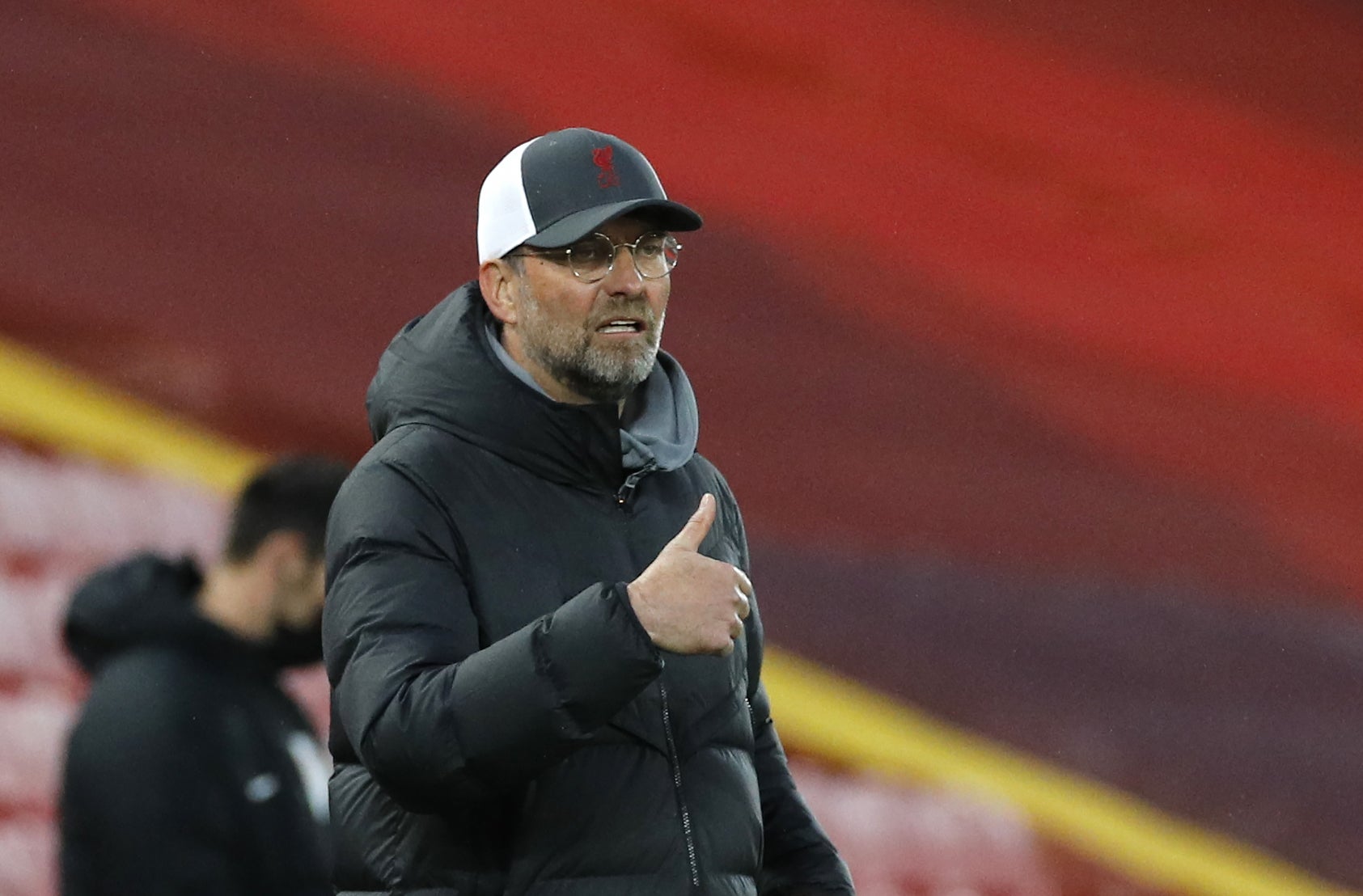 Liverpool manager Jurgen Klopp gives a thumbs up gesture