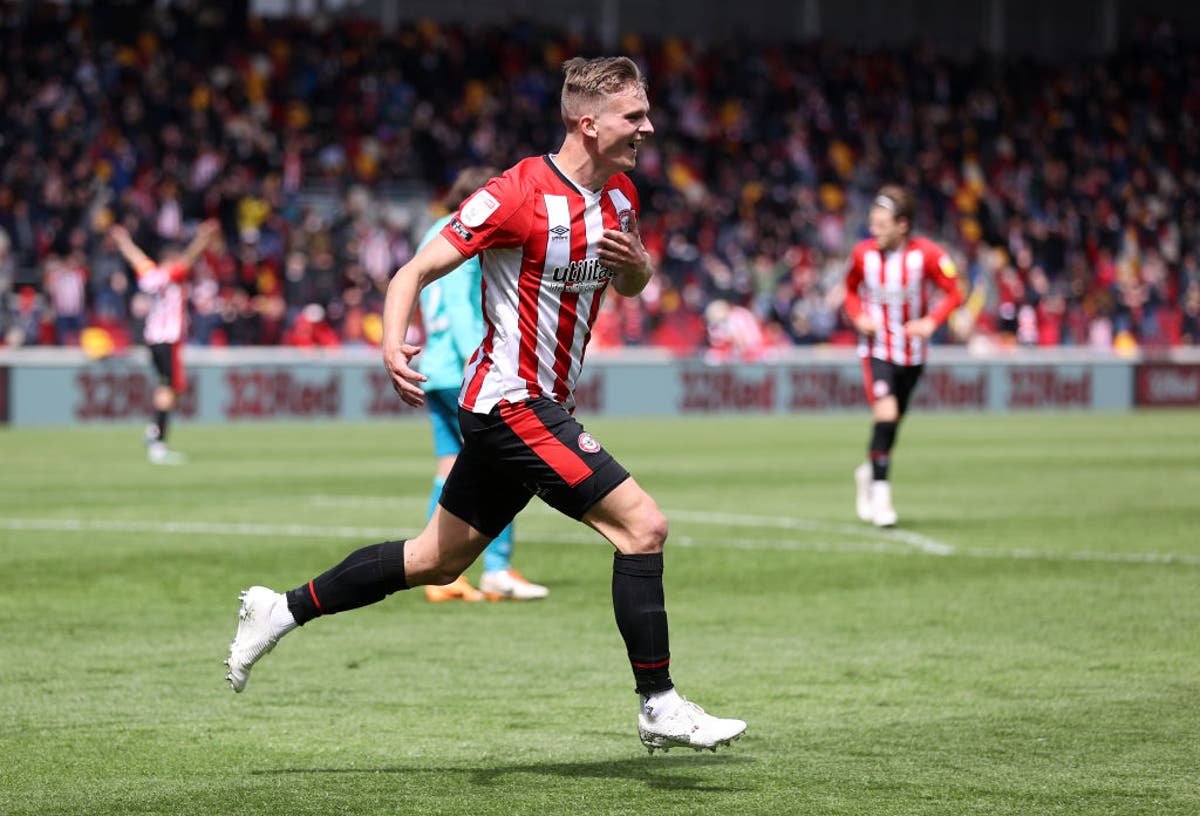 Brentford into Championship play-off final after late win over 10-man Bournemouth