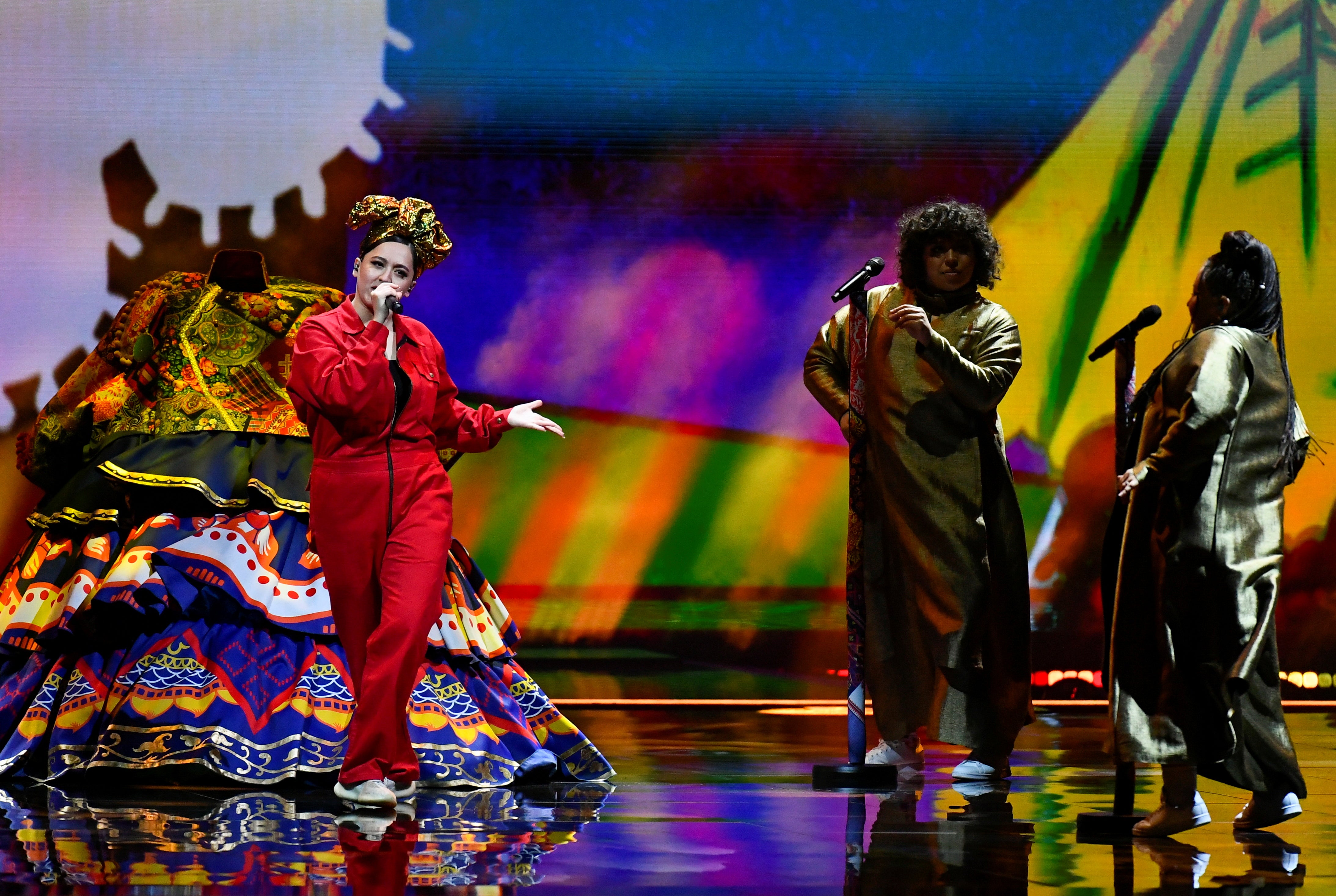 Eurovision 2021 – live: Italy, Malta and Ukraine among favourites to win final as Russia performs controversial entry