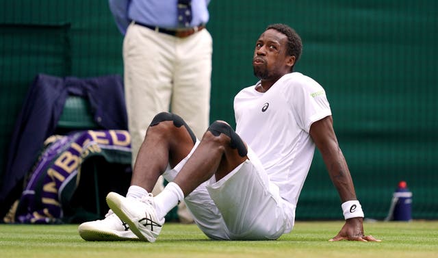 Gael Monfils had a painful training session with Roger Federer