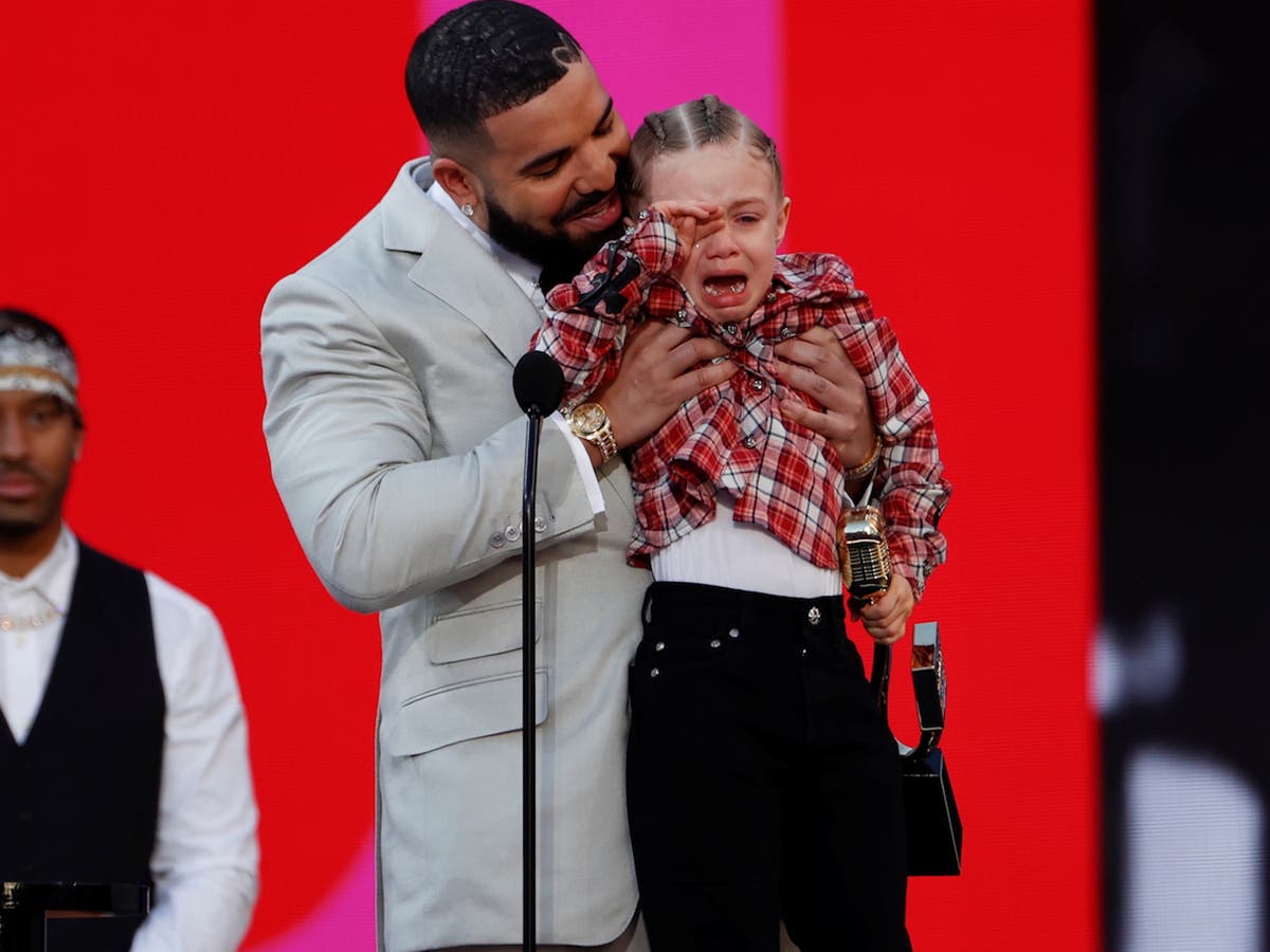 Fans swoon over Drake&rsquo;s &lsquo;adorable&rsquo; son Adonis breaking down in tears at the Billboard Awards