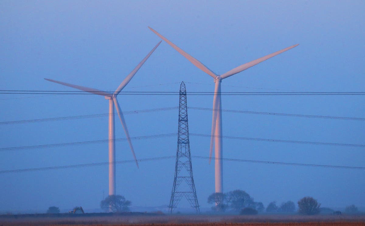 May storms help UK set new wind power records 