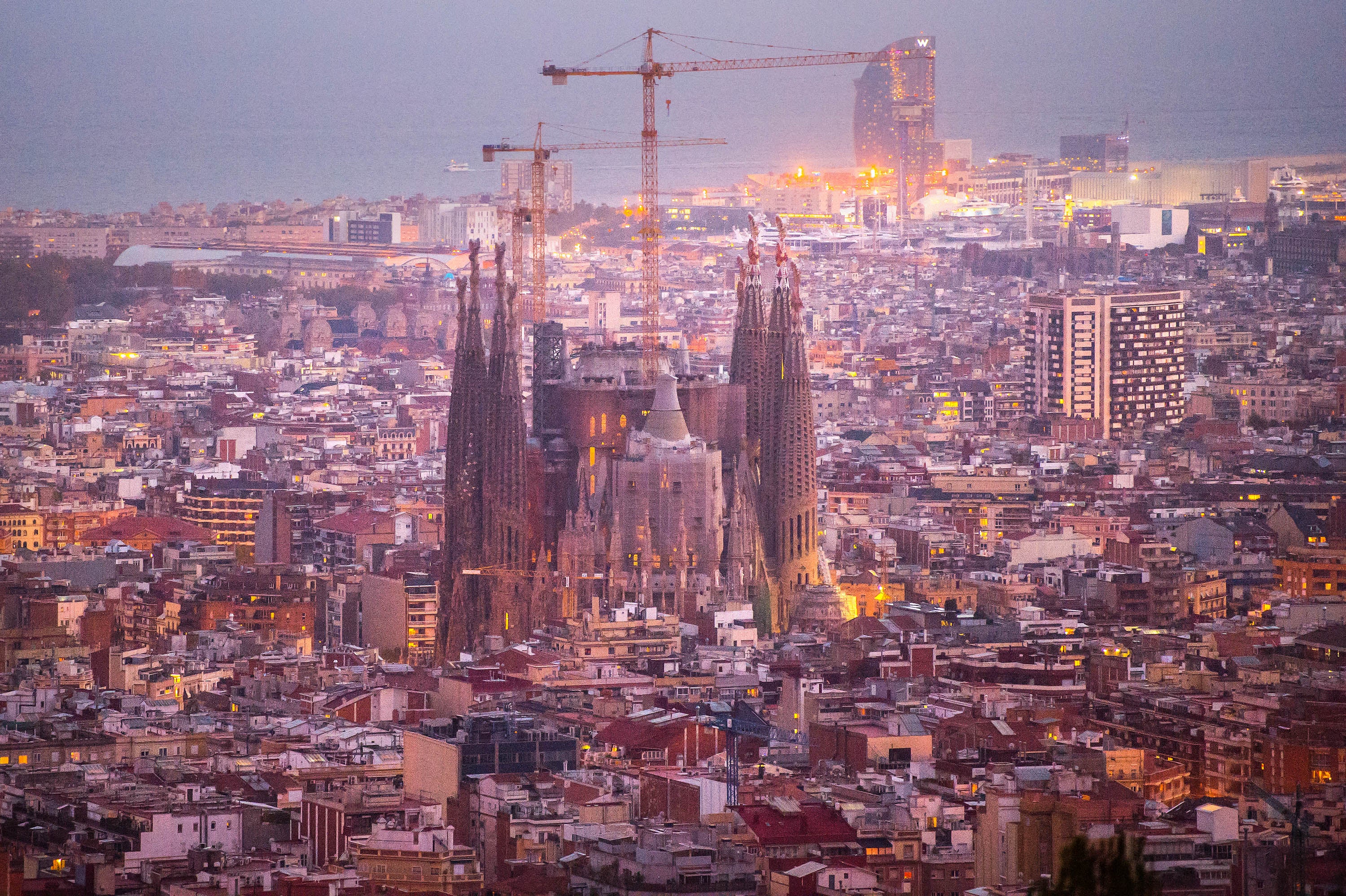 This is not the first time Barcelona’s famous cathedral has faced challenges in construction