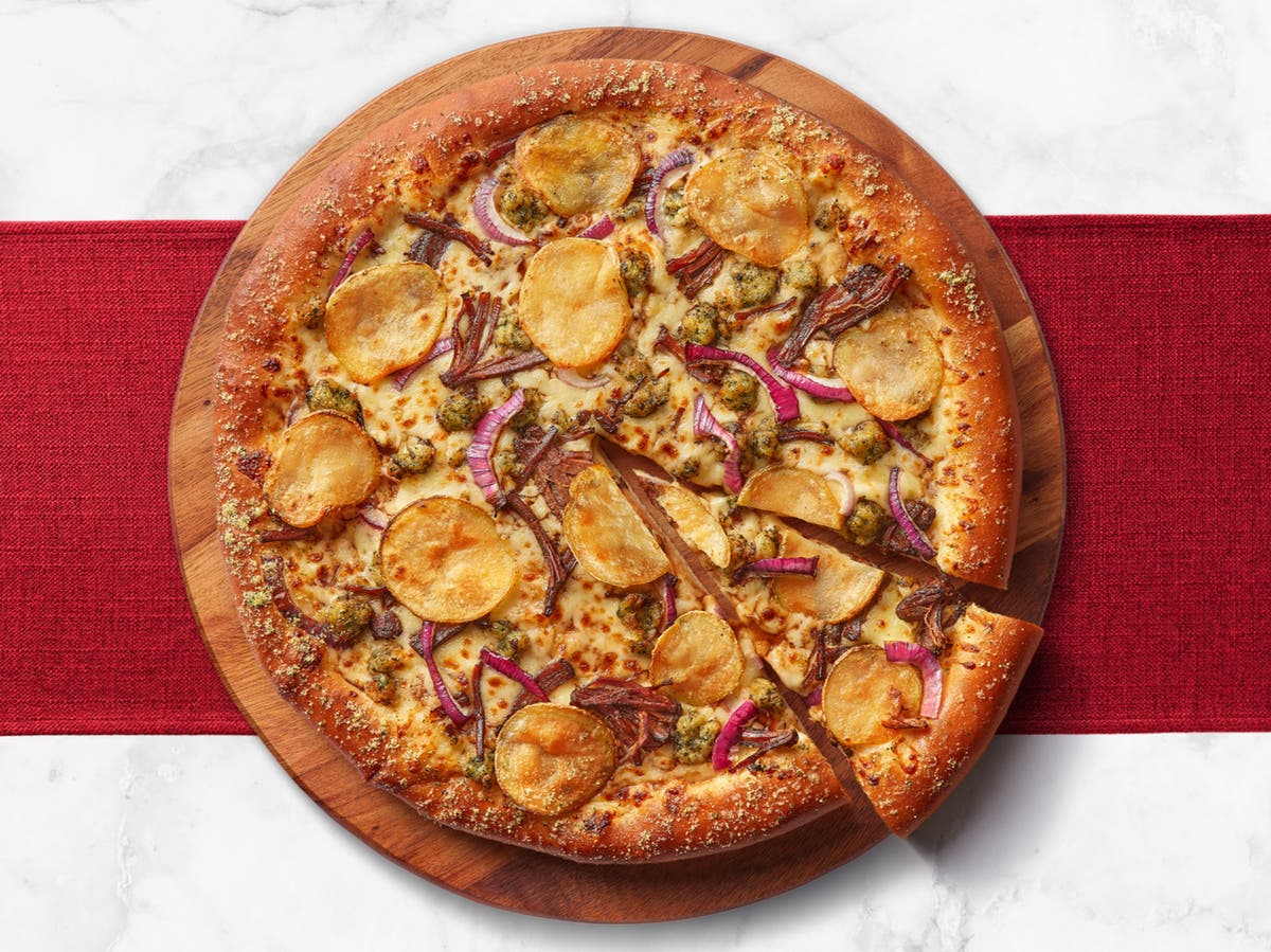 Pizza Hut Creates Roast Dinner Pizza With Gravy And Potatoes The Independent