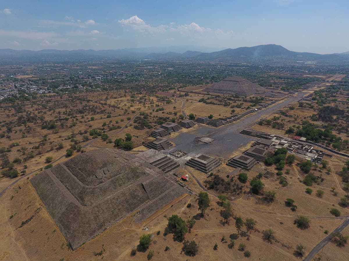 Mexico: Builders bulldozing outskirts of Teotihuacan ruins
