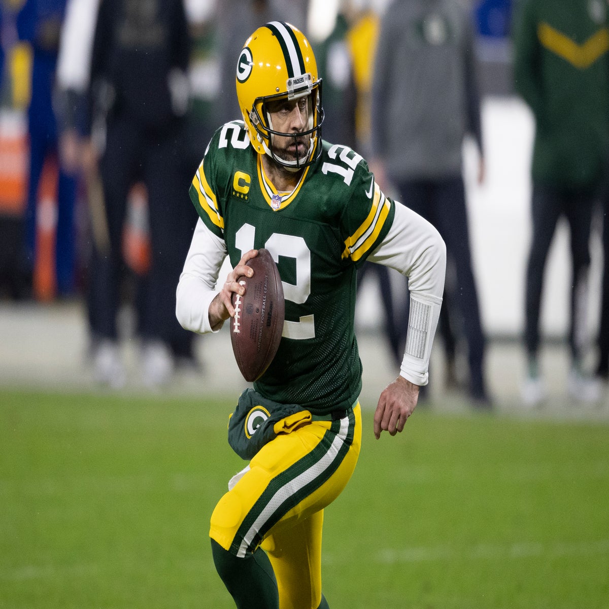 Packers say they won't let Rodgers situation distract them Brett