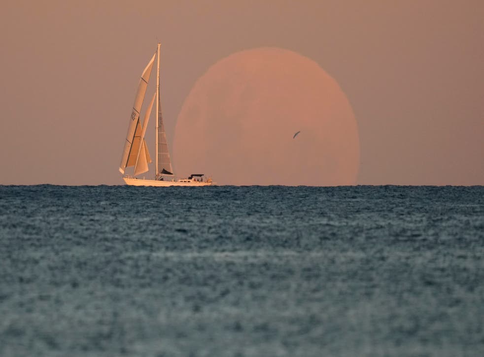 ECLIPSE LUNAR
