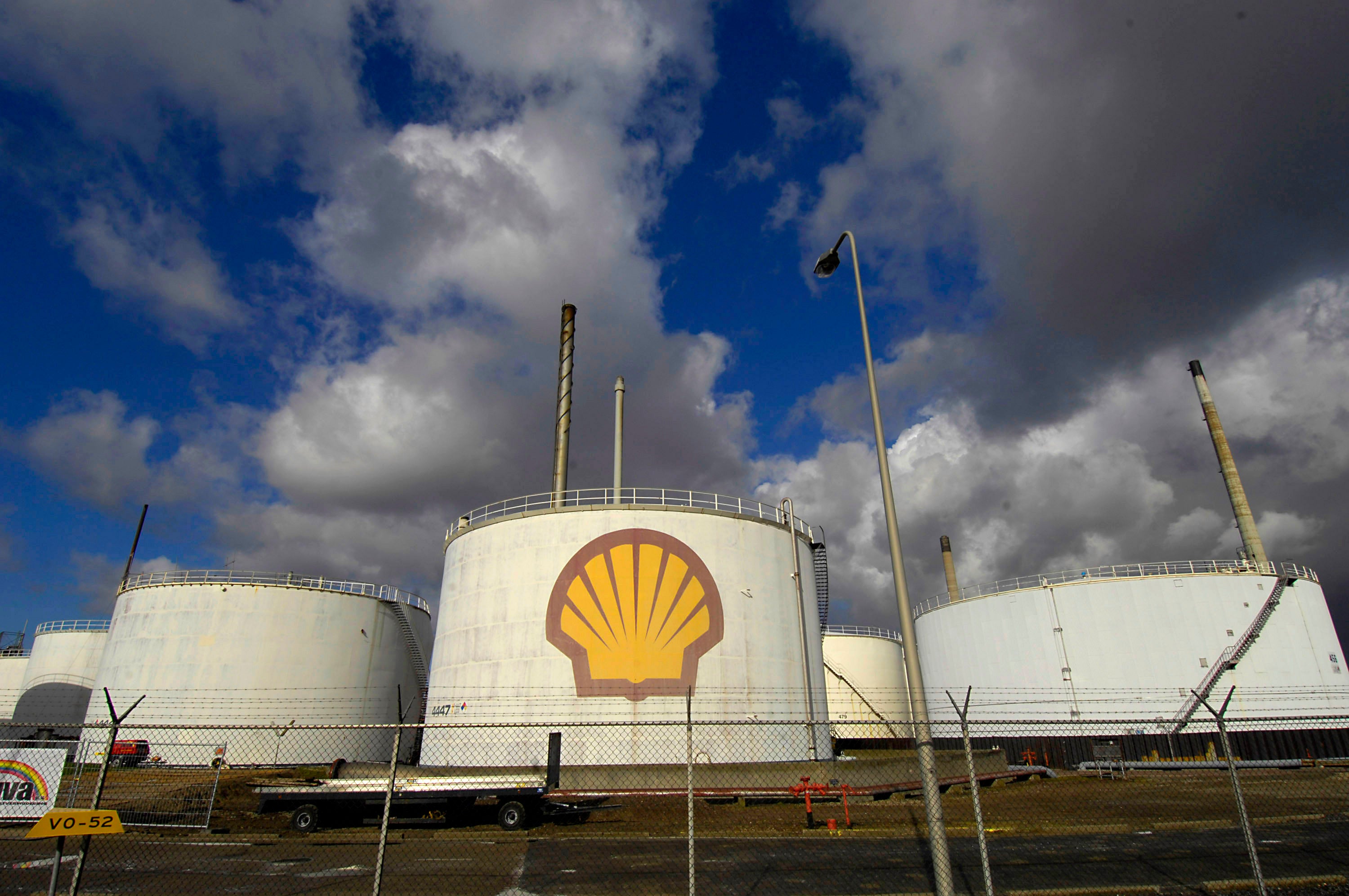 A court in the Hague ruled that Shell was not reducing its CO2 emissions fast enough