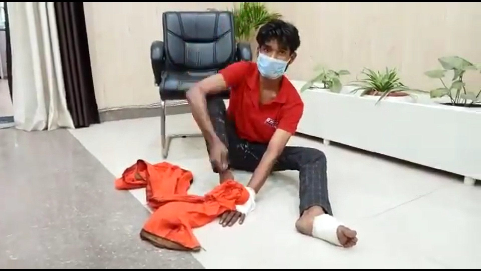 A video shared by the police purports to show the accused confessing to giving himself the injuries