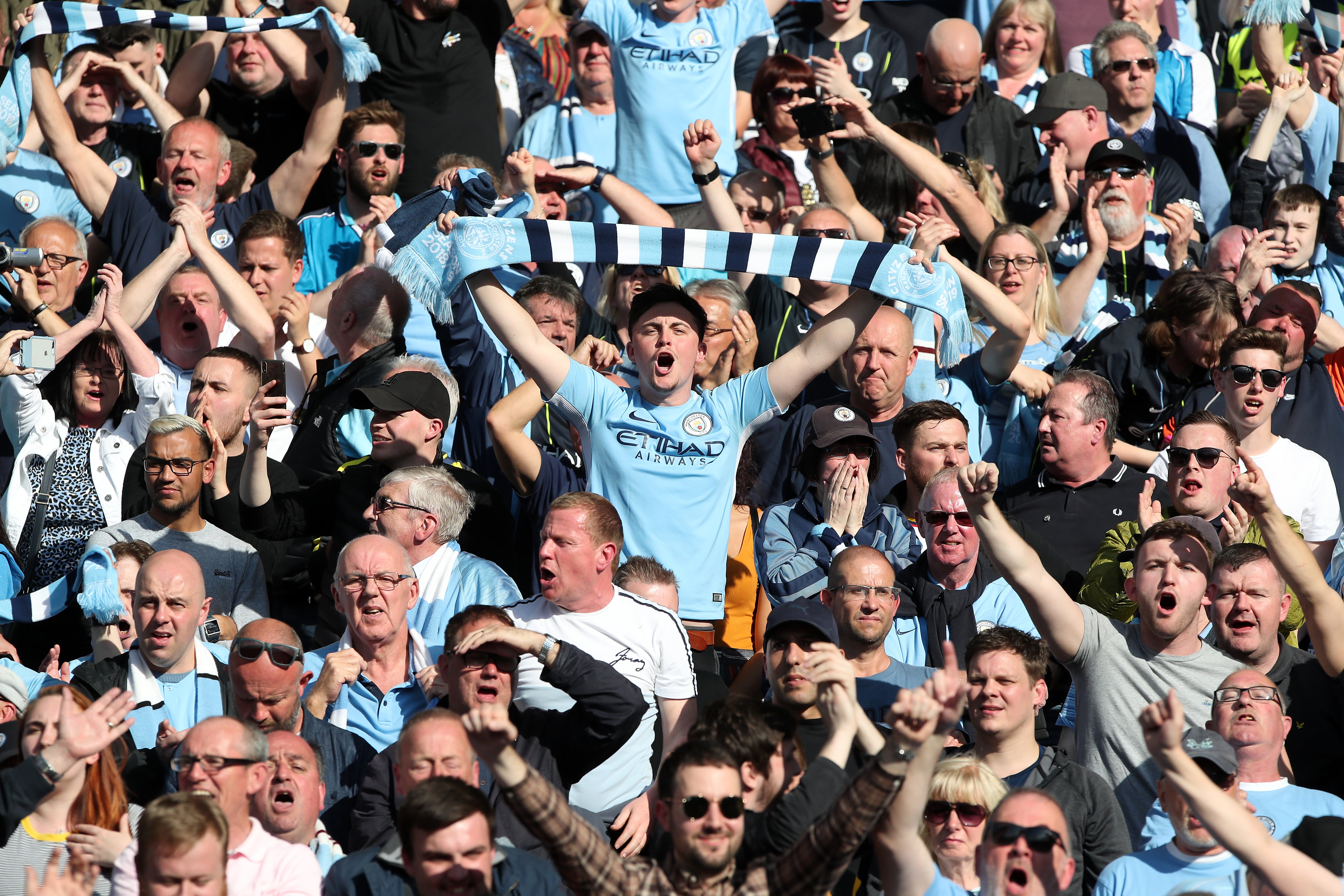 klæde Fra tidligere Manchester City fans recall journey from Gills to Champions League thrills  | The Independent