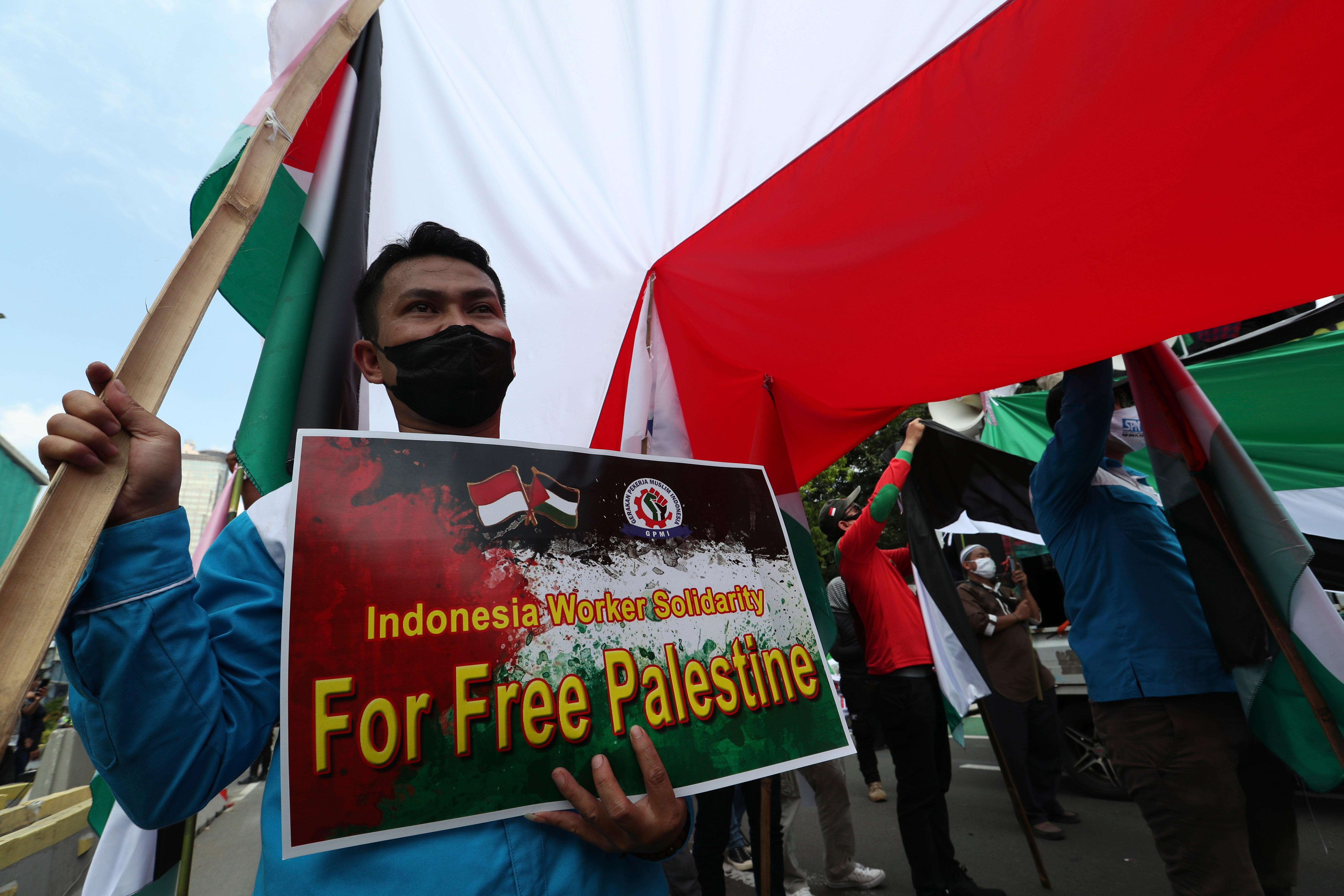 Hundreds Of Indonesians Protest US Support For Israel Palestinian ...