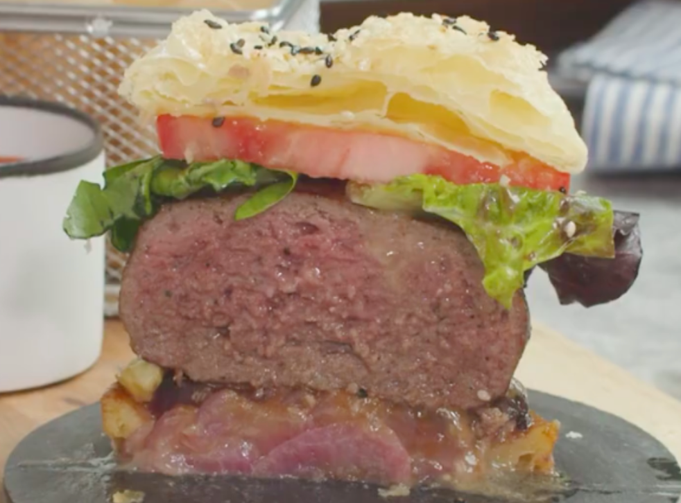 Fans Drag Gordon Ramsay S Burger Creation As A Monstrosity Indy100
