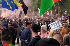 Anti-vaccine passport protesters storm Westfield shopping centre as hundreds join Covid demonstration