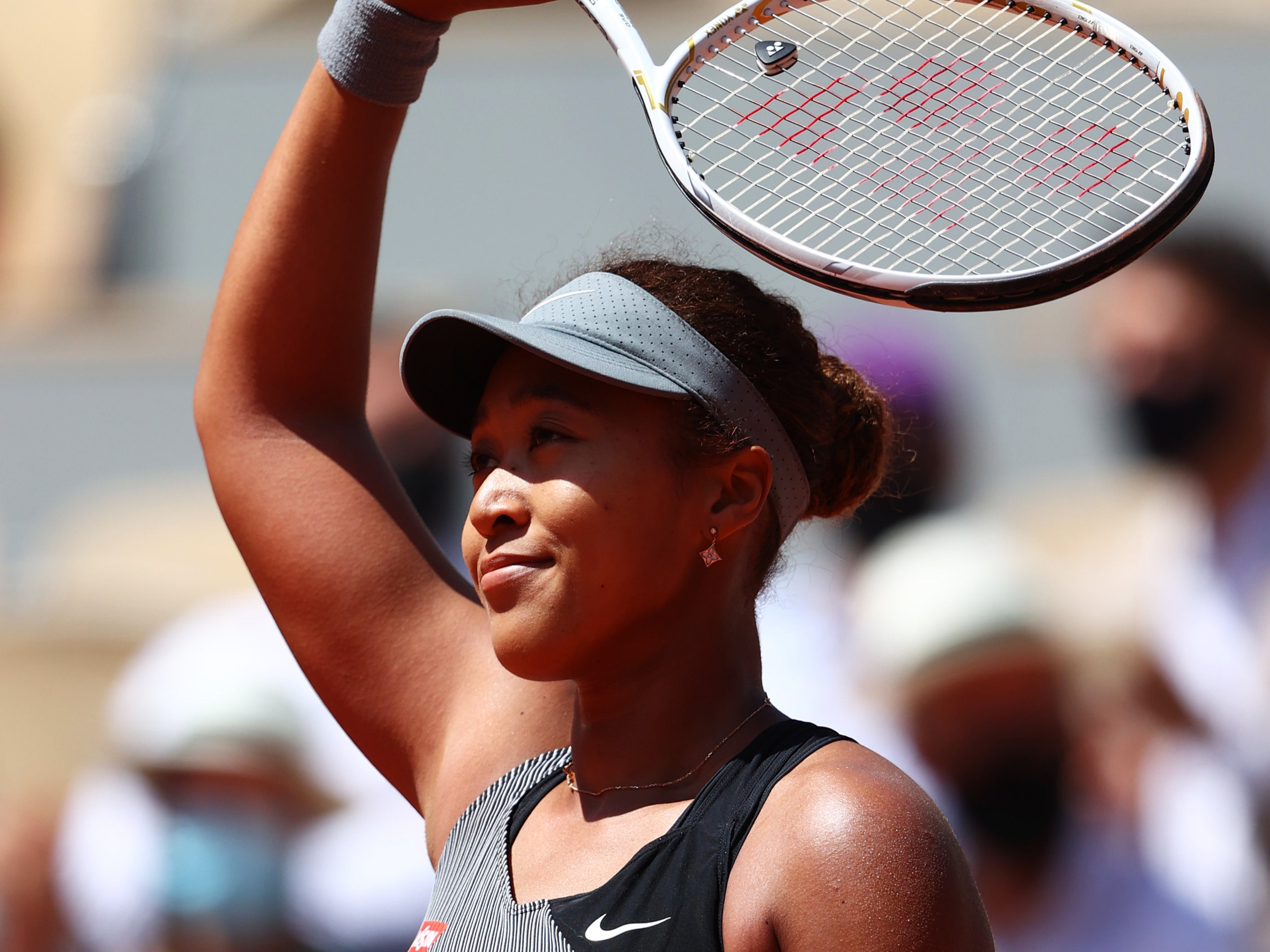 <p>Naomi Osaka ganó su partido de primera ronda en Roland Garros pero no irá más lejos</p>