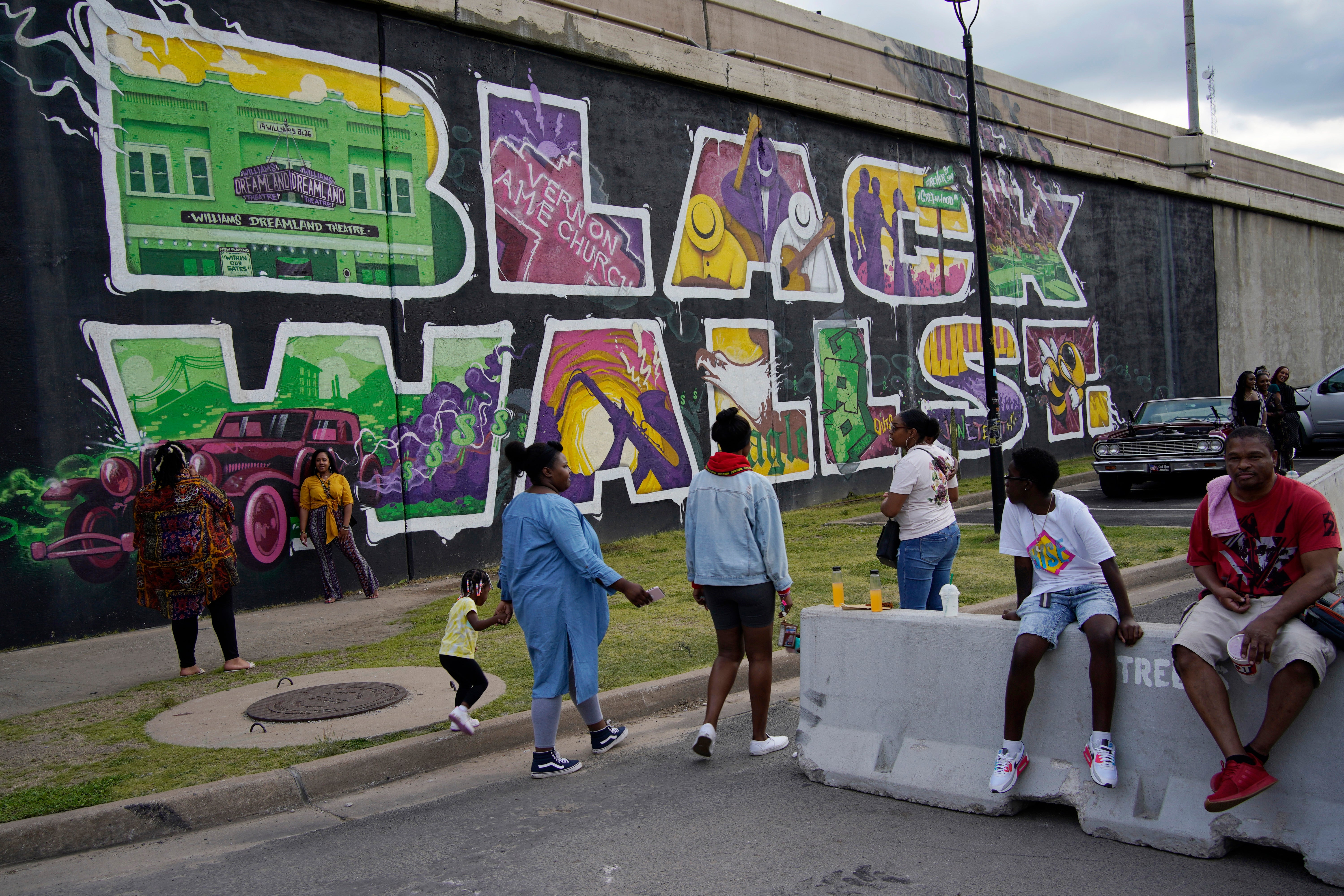 A mural in Tulsa recognises Black Wall Street.