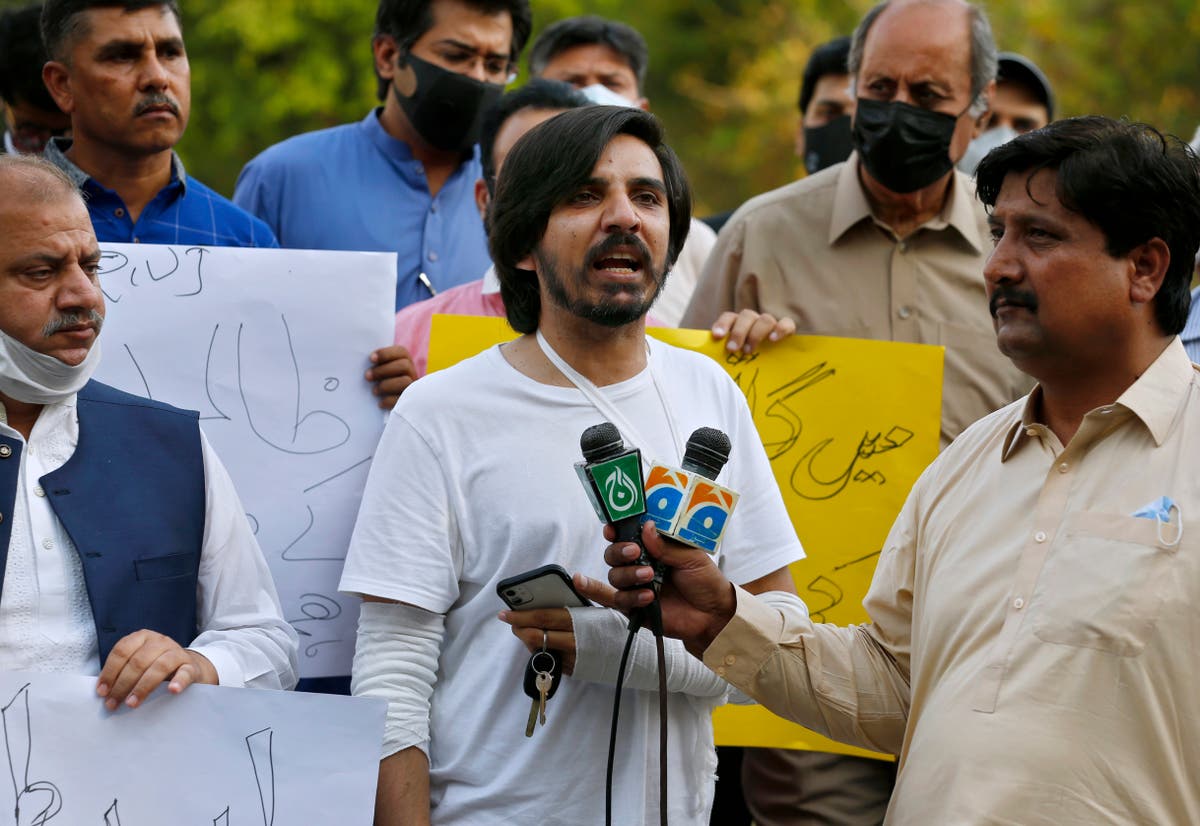 Pakistani journalist summoned on allegation he defamed army Pakistani journalist summoned on allegation he defamed army