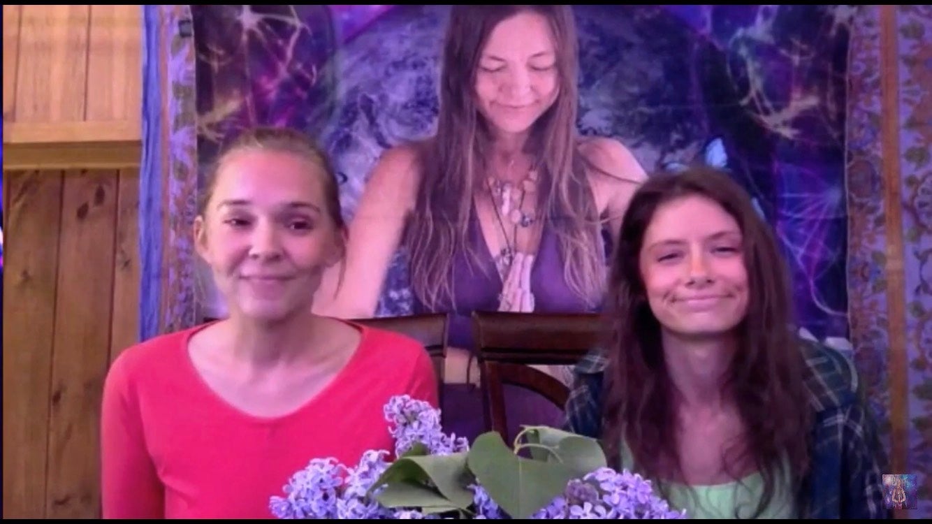 Lauryn Suarez and Ashley Peluso appear on a live stream in front of a banner of Amy Carlson after her death