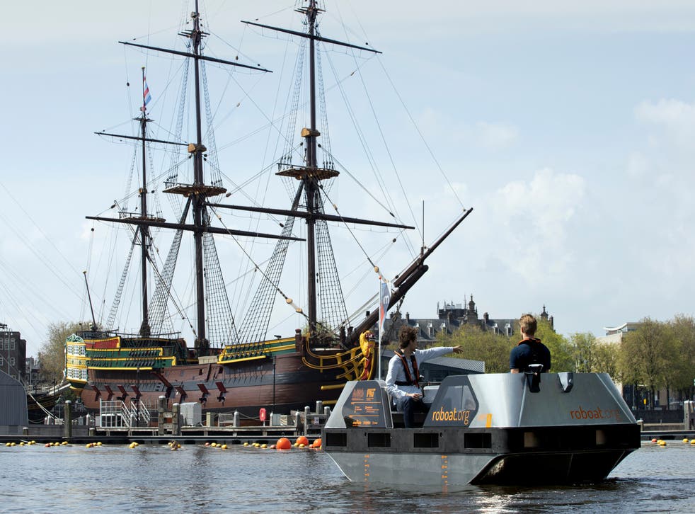 HOLANDA-BARCOS ROBOT