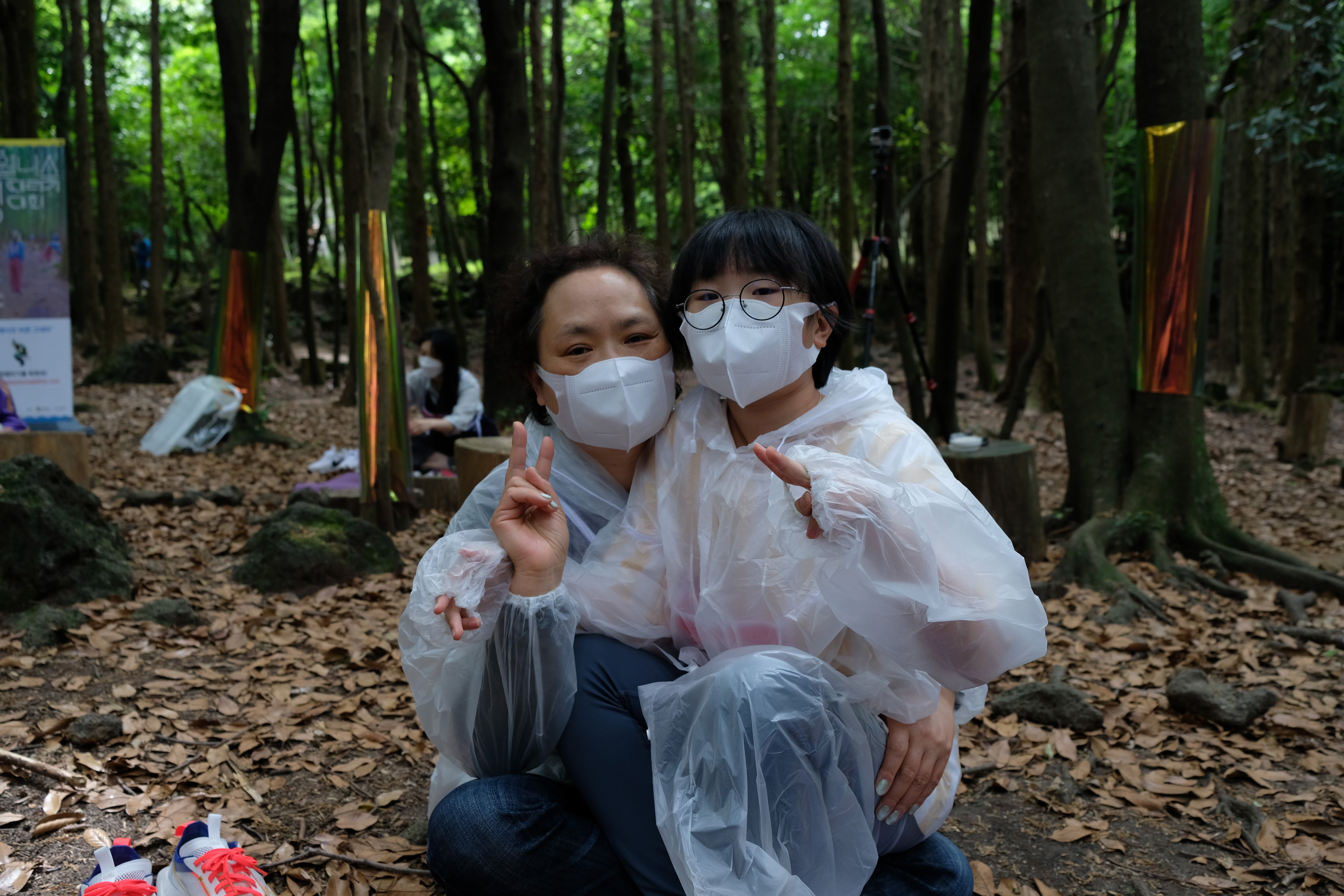 Youn Kyoung-won and her 12-year-old daughter are competing together