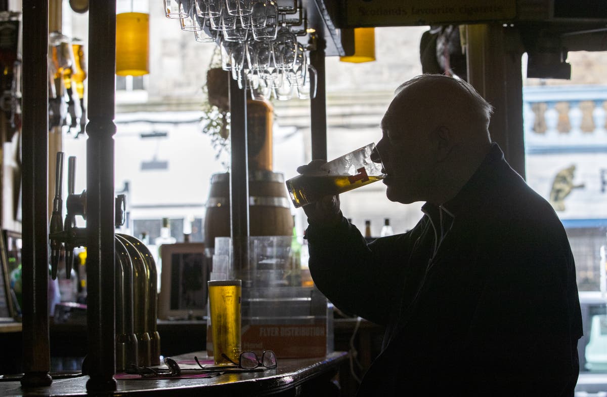 British pubs facing ‘acute’ staff shortages