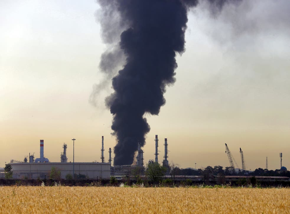 MOR-GEN IRAN-REFINERIA-INCENDIO