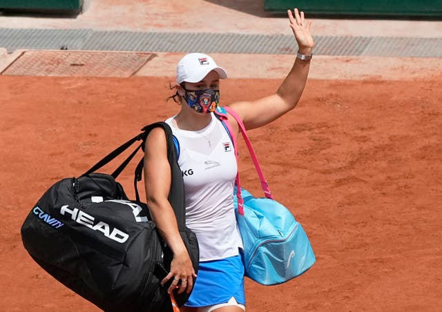 <p>Ashleigh Barty waved a sad goodbye to the 2021 French Open</p>