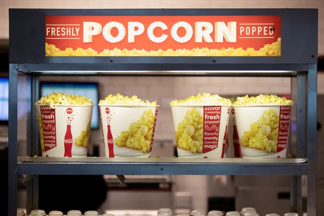 <p>The price of the US cinema chain AMC doubled on Wednesday after it offered free popcorn to its small investors</p>