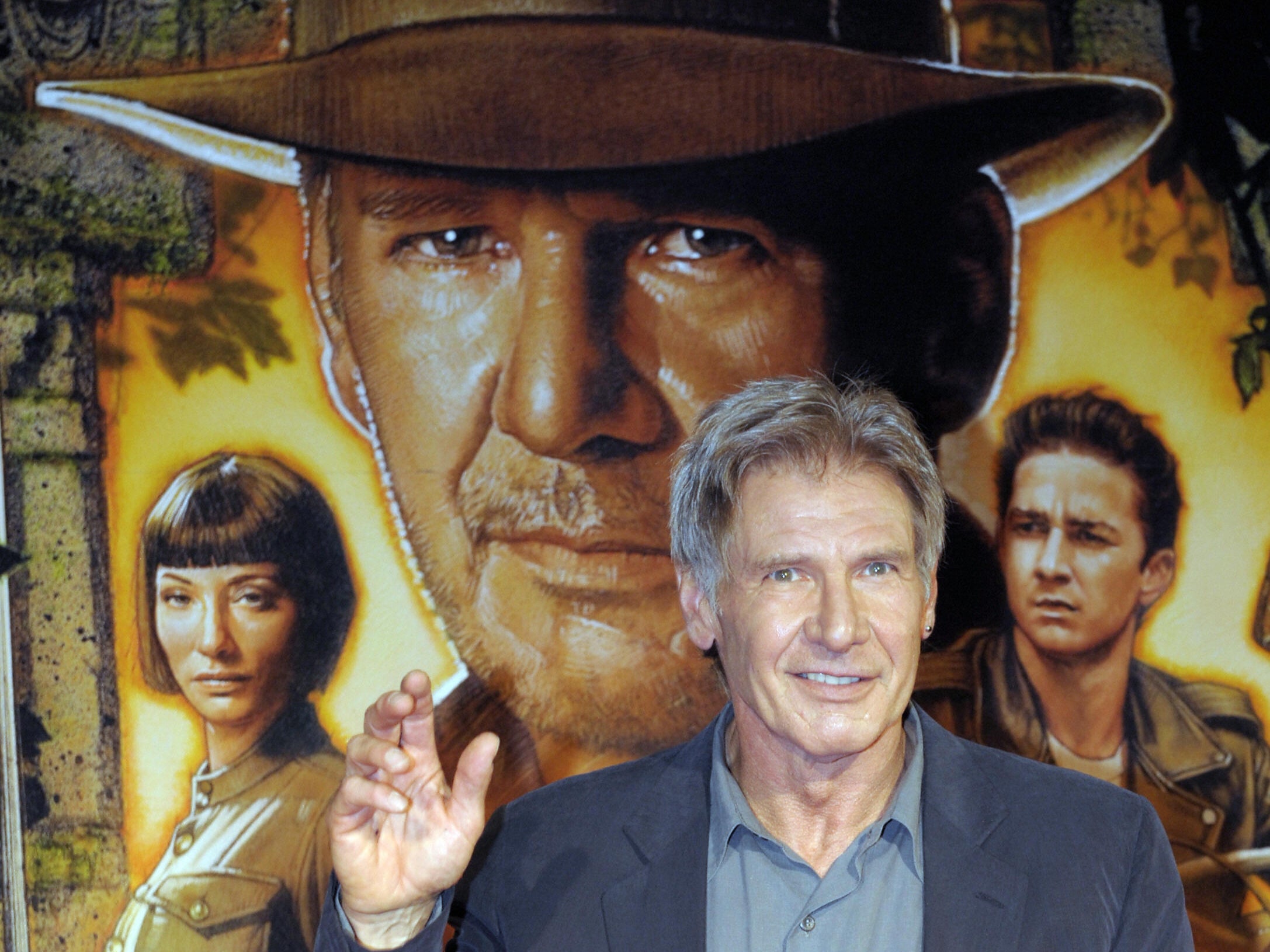 Harrison Ford vai a première de 'Indiana Jones 5' com a mulher