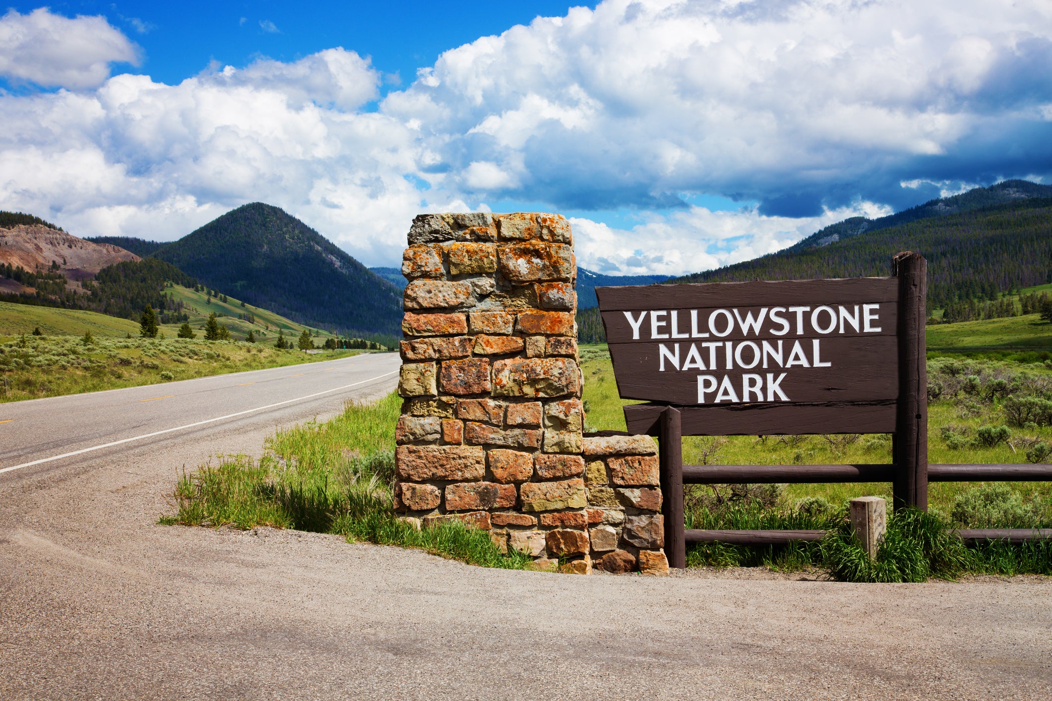 Comedian faces prosecution for hitting a golf ball in Yellowstone