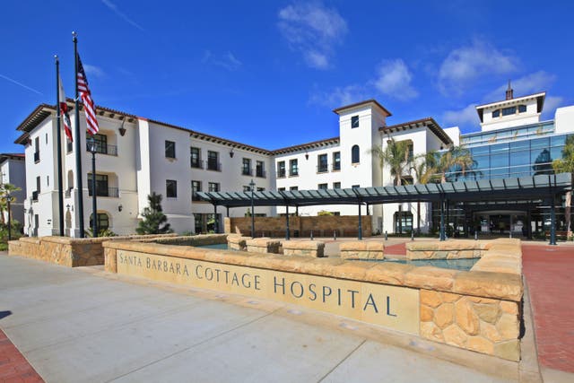 <p>Santa Barbara Cottage Hospital, que se muestra en el sitio web del centro, es uno de los principales centros de traumatología de California.</p>