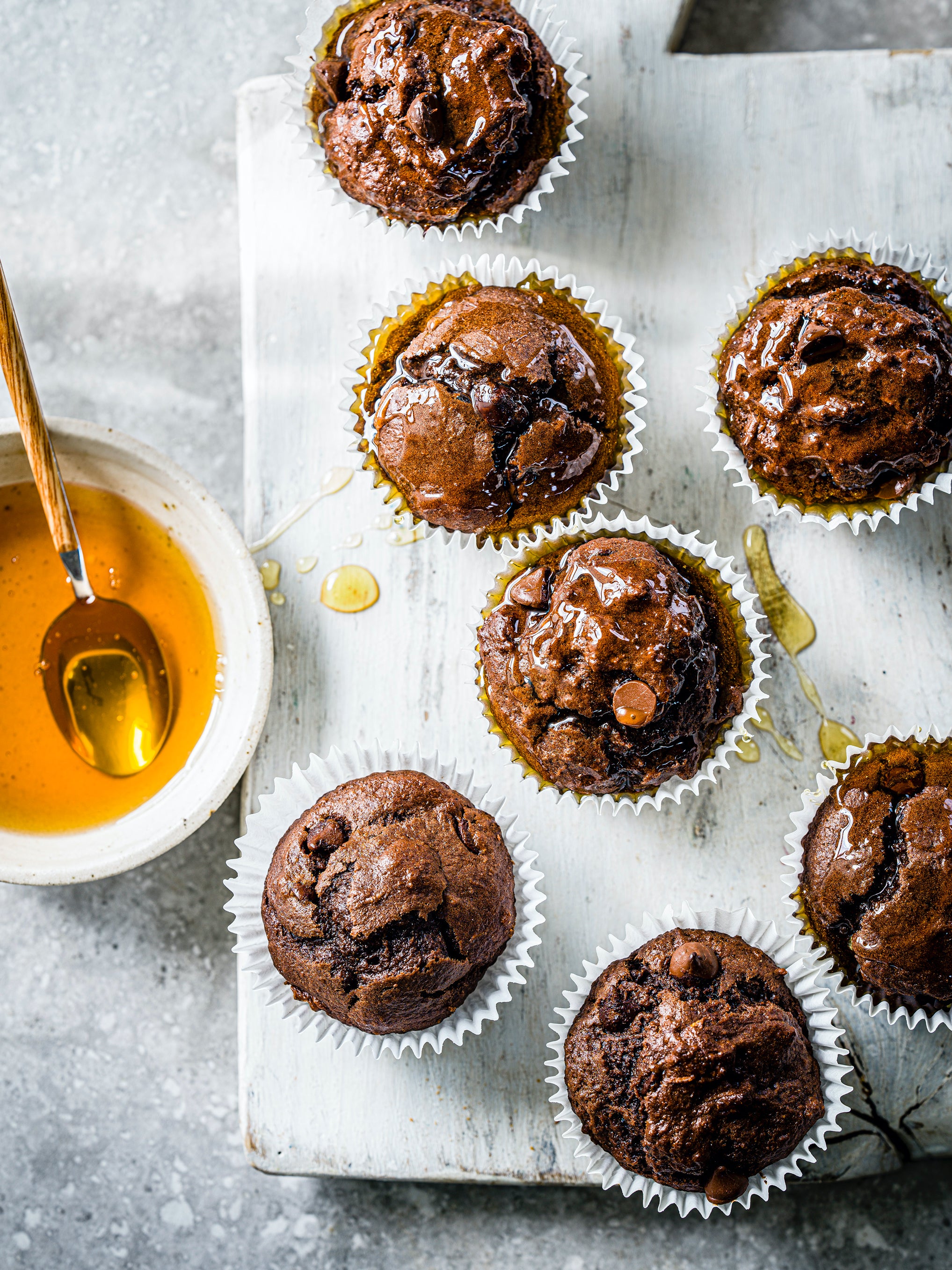 This healthy alternative to the traditional chocolate muffin is quick and easy to whip up