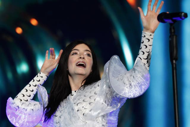 <p>Lorde performs at the Corona Capital music festival in Mexico City on 17 November 2018</p>