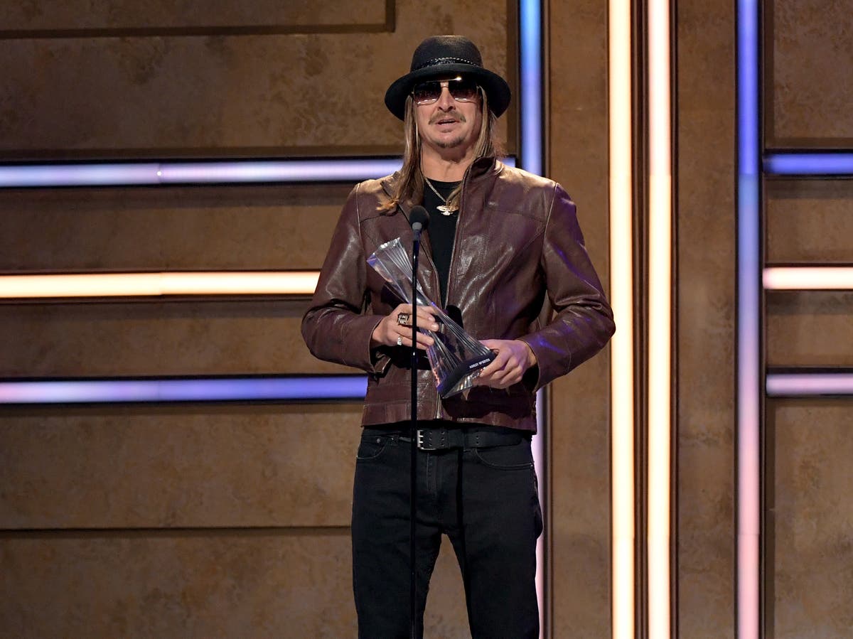 Kid Rock under fire after using homophobic slur on stage