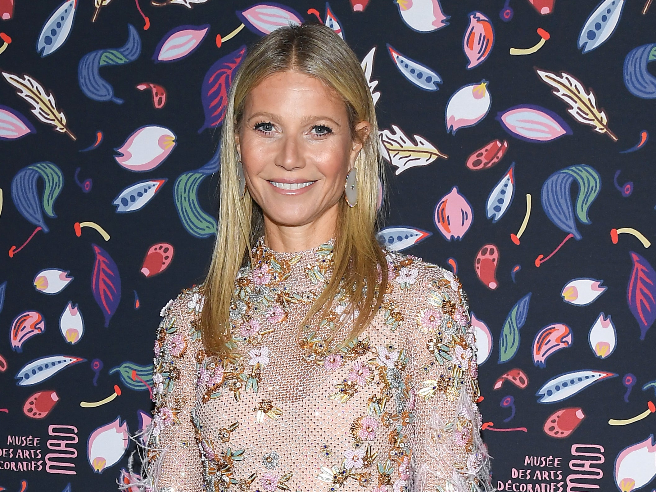 <p>Gwyneth Paltrow en una exposición el 26 de febrero de 2020 en París, Francia</p>