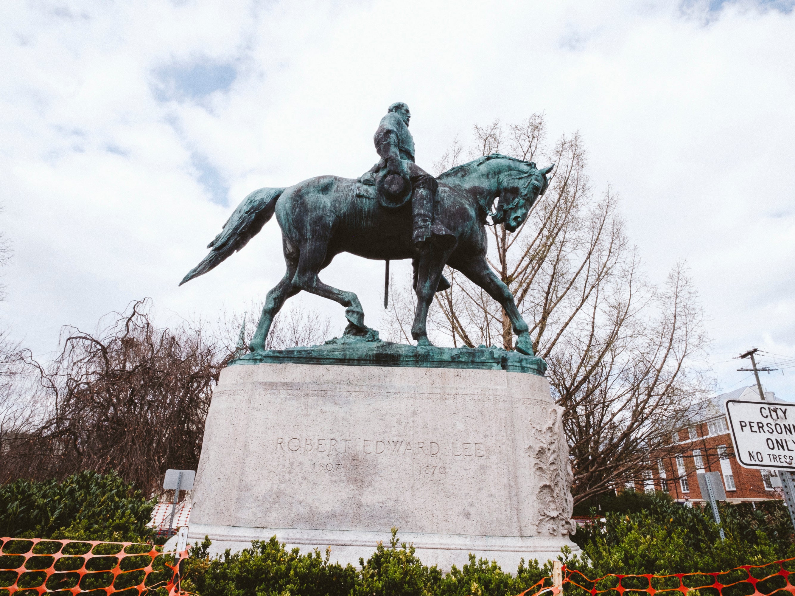 <p>A statue of Confederate General Robert E. Lee is seen in Market Street Park on April 1, 2021 in Charlottesville, Virginia. </p>