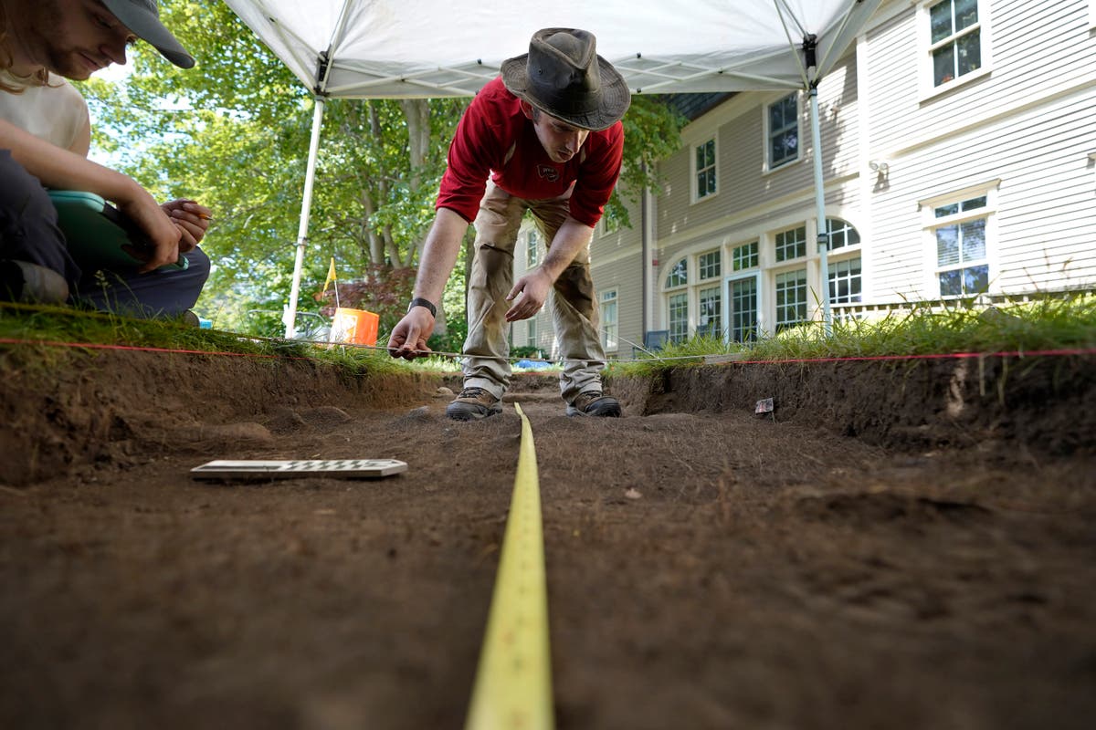 Archaeologists dig hilltop over Plymouth Rock one last time