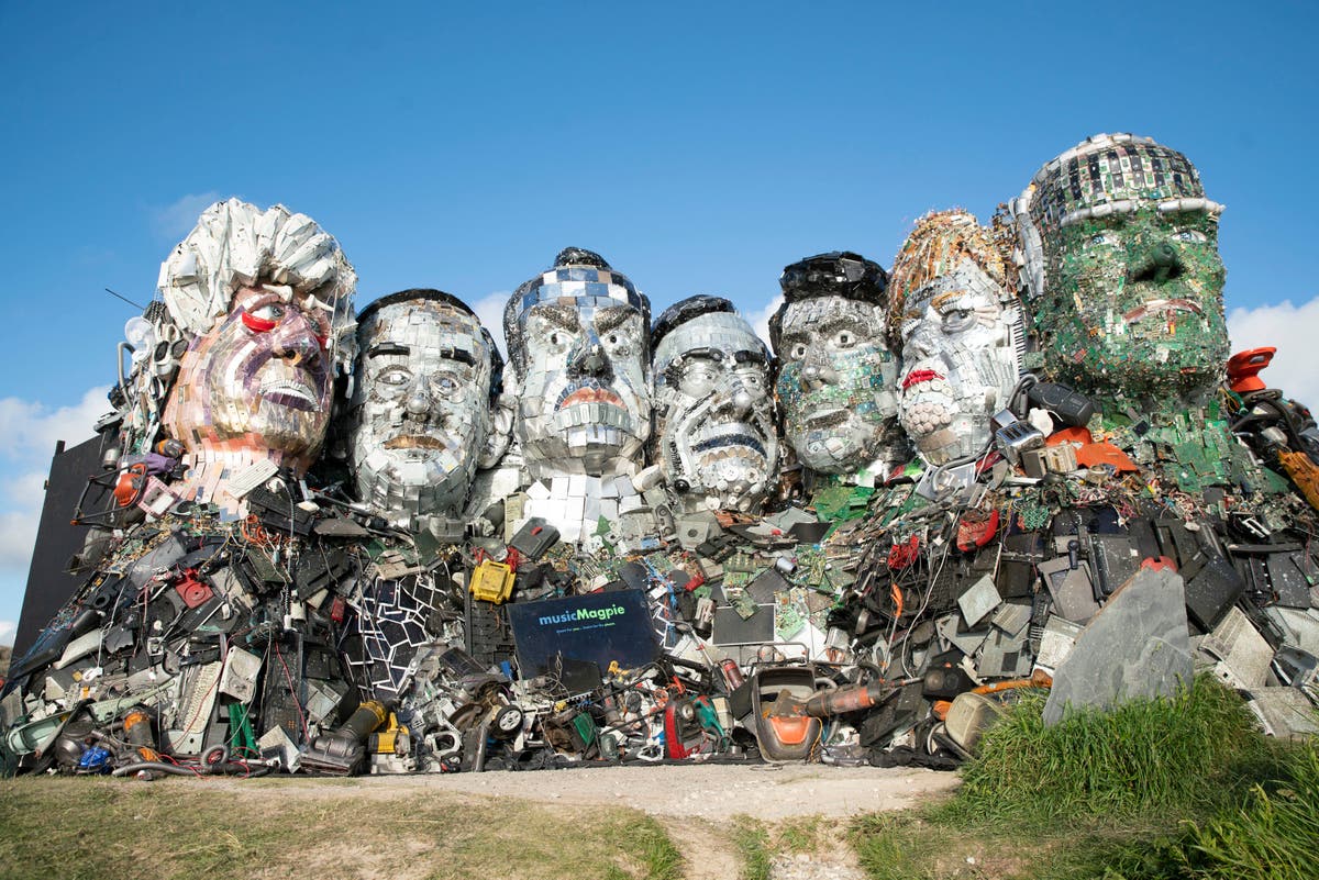 G7: ‘Mount Recyclemore’ sculpture of leaders made from waste appears near Cornwall summit