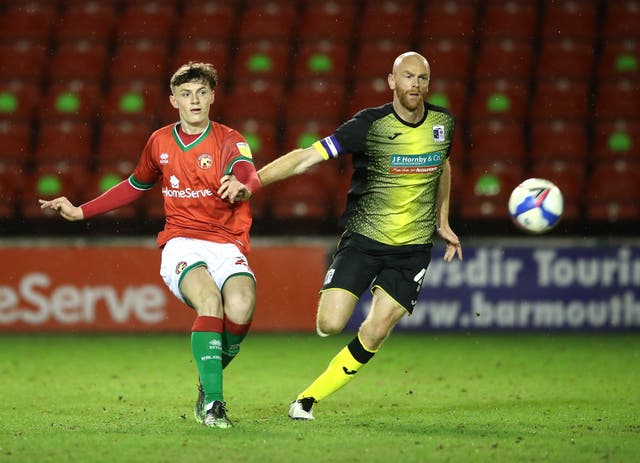 Jason Taylor agrees a new two-year deal to become a player-coach at Barrow