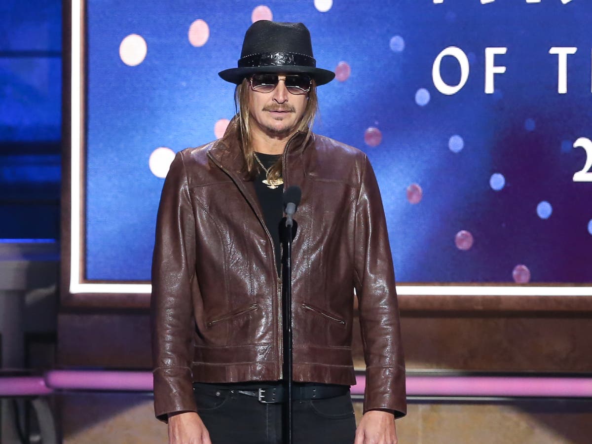 Kid Rock uses homophobic slur while addressing previous use of same slur