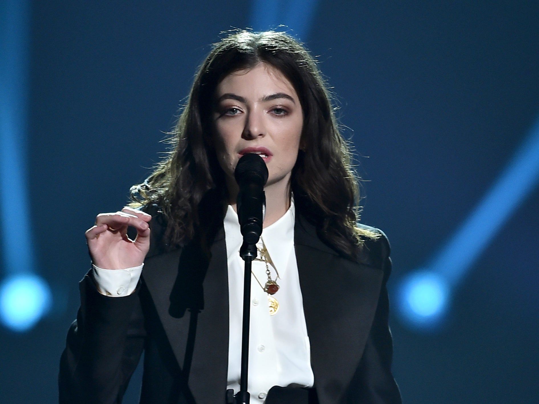 <p>Lorde performs at Radio City Music Hall on 26 January 2018 in New York City</p>