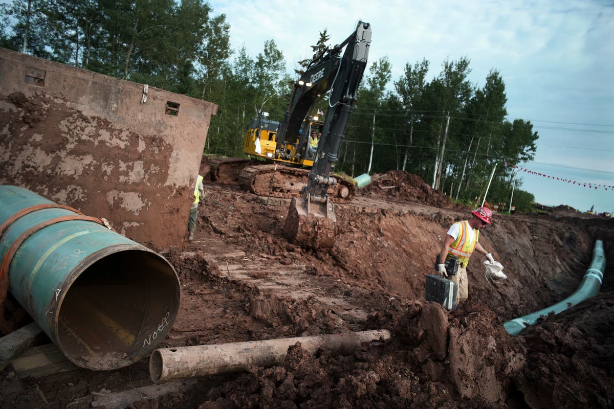 Small Minneapolis event eyes Klobuchar to help stop Line 3