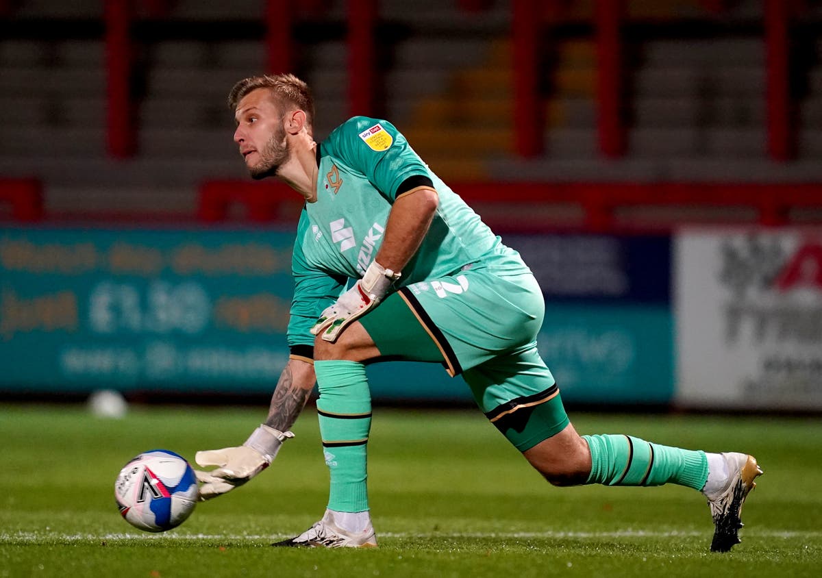 Laurie Walker signs new MK Dons deal Laurie Walker signs new MK Dons deal