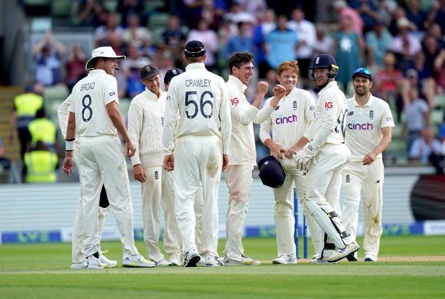 Dan Lawrence (centre) celebrates his wicket