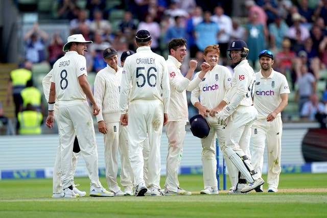 Dan Lawrence (centre) celebrates his wicket