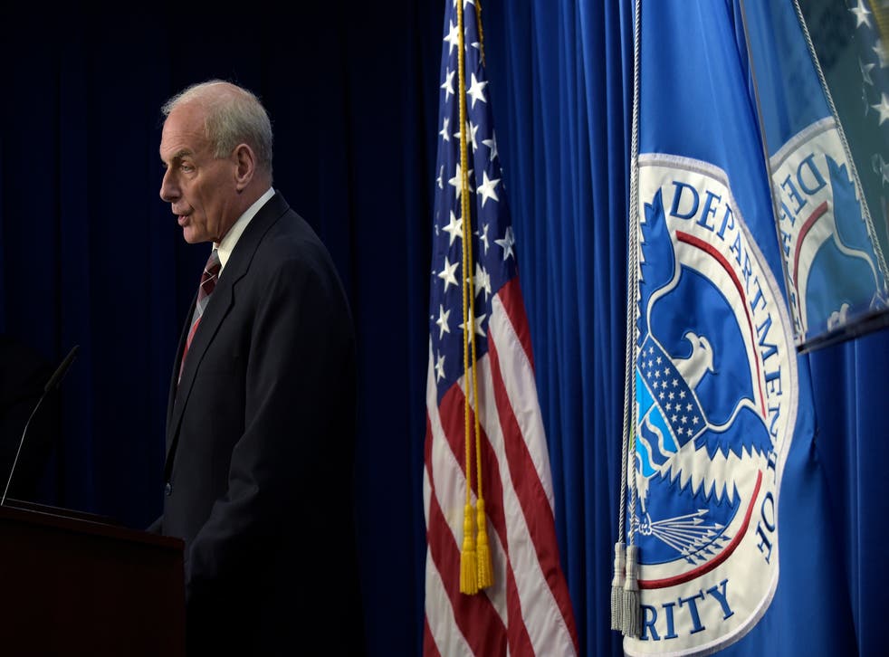 BIDEN-INMIGRANTES-OFICINA