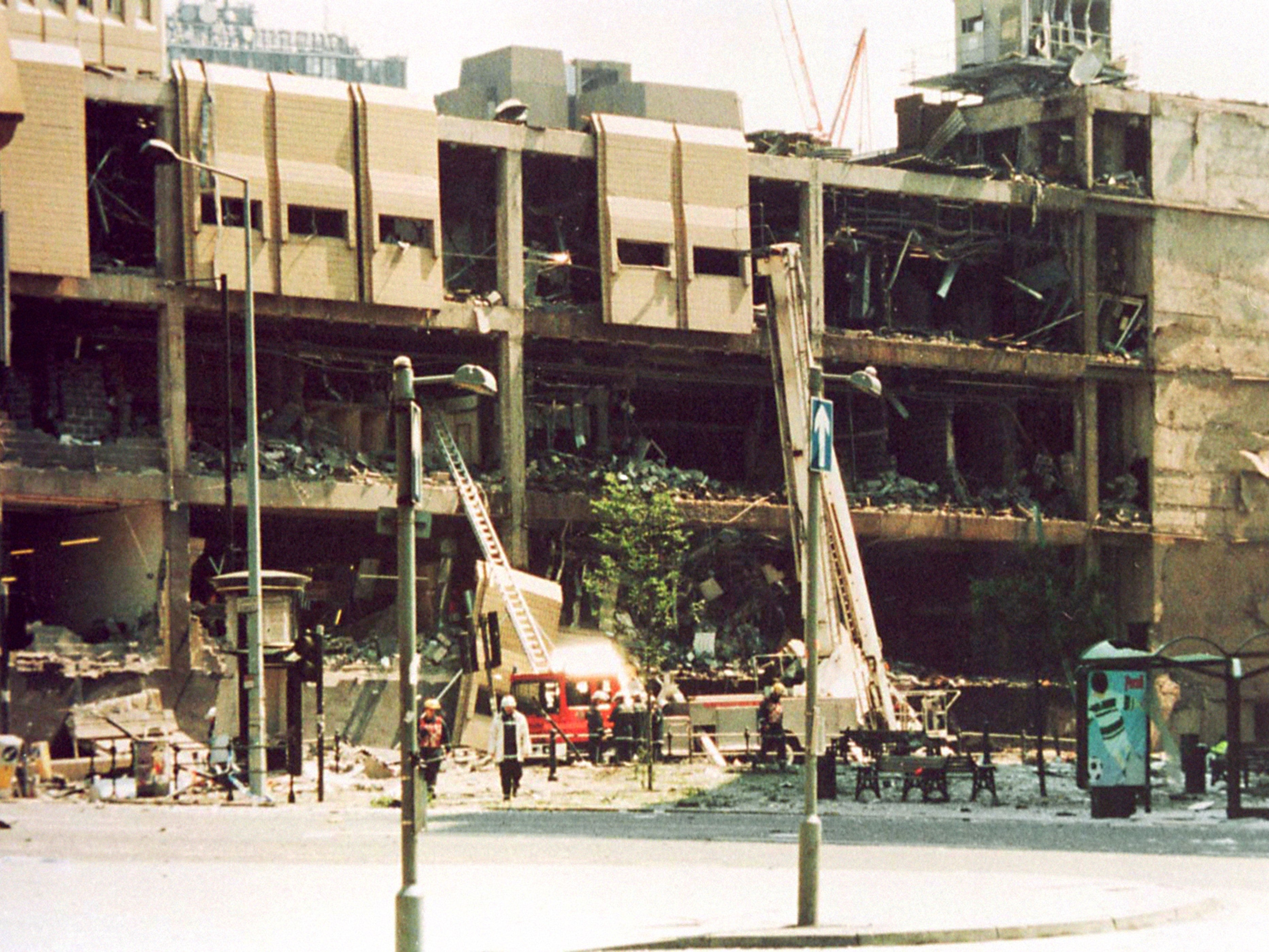 An army bomb disposal robot was working on defusing the device when, at 11.17am on 15 June 1996, time ran out