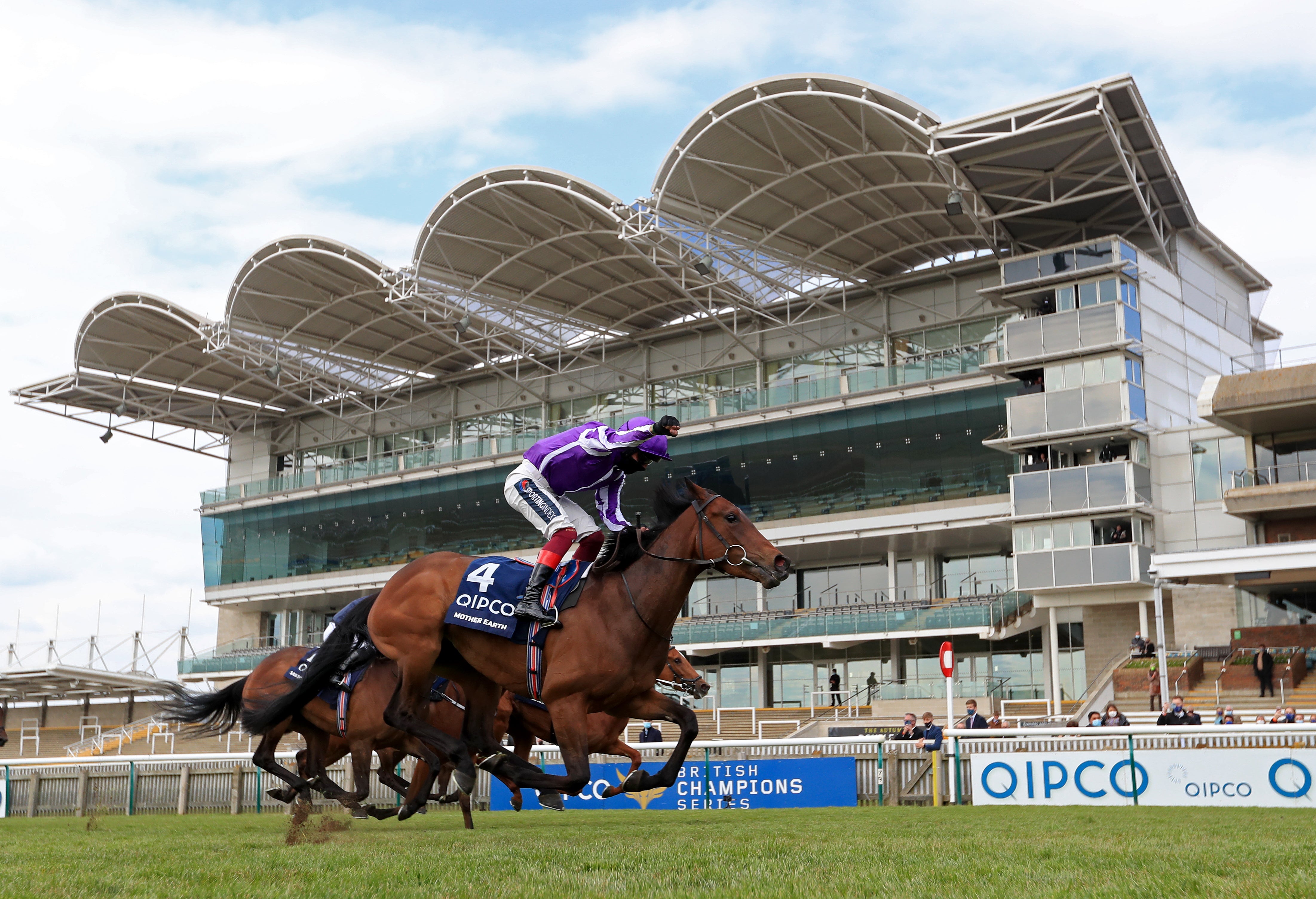 Mother Earth won the 1000 Guineas